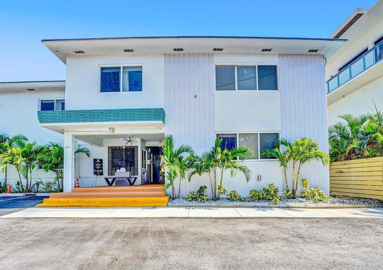 Walk To Dania Beach Christmas Getaway Pool Bagian luar foto