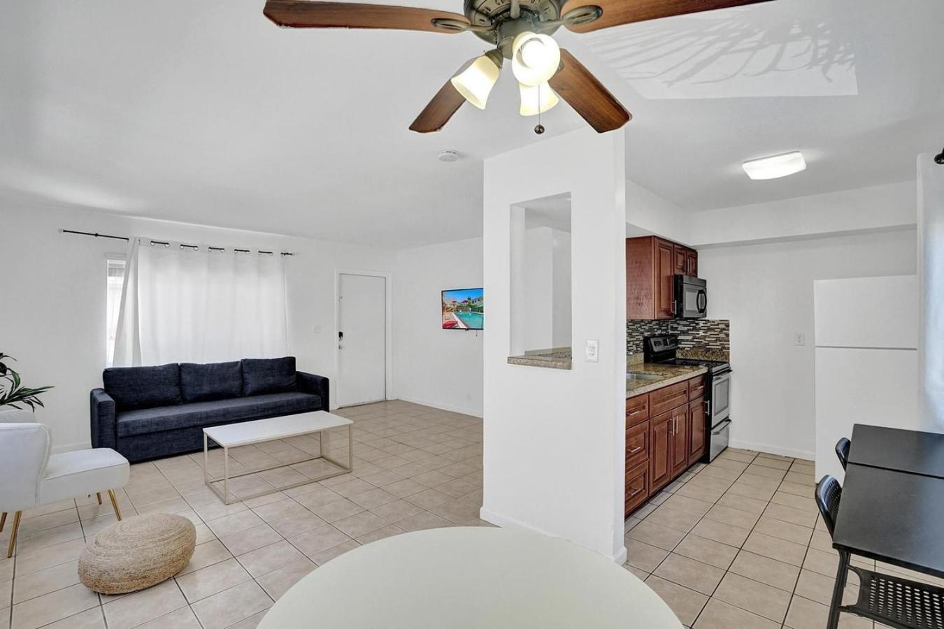 Walk To Dania Beach Christmas Getaway Pool Bagian luar foto